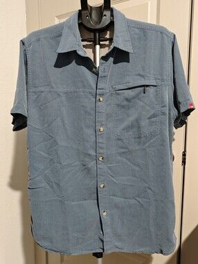 The North Face Men's Short-Sleeve Button-Down Hiking Shirt in Dusty Blue Size L